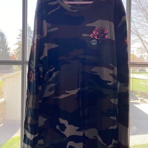 Hollister camouflage flower shirt